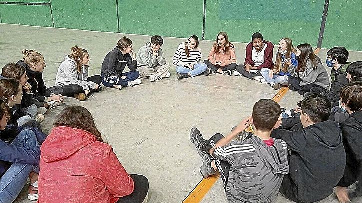 Harriak zubi bihurtuz