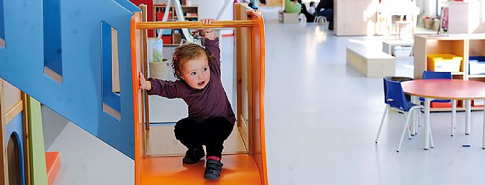 ETAPAZ ETAPA, URRATSEZ URRATS, IKASTOLAK HEZKUNTZA ERALDATZEN