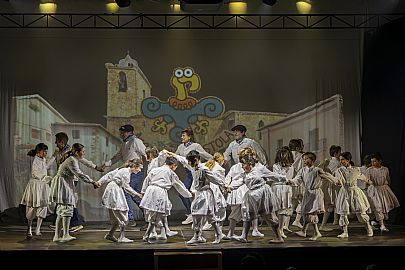 Irunberri, dantzak lotzen duen herria