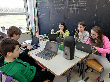 Oinez Basoa proiektua, ikastolan