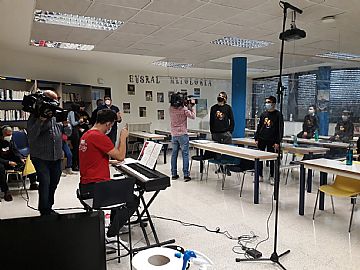 JASO ANTZERKI MUSIKALAREN 10. ESTREINALDIA