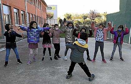 Solasten jolasten eta jolasten solasten