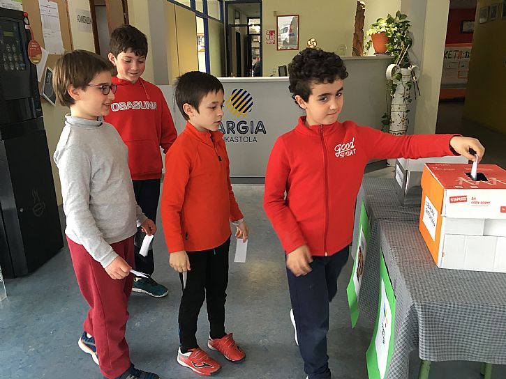 Ikastoletako ikasleek euren egile gogokoenak aukeratu dituzte