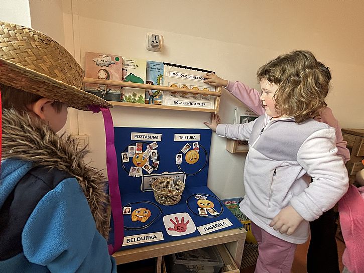 Haur Hezkuntza: emozioak hezteko laborategia