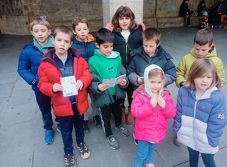 Herrirako kantutegi bat elkarlanean