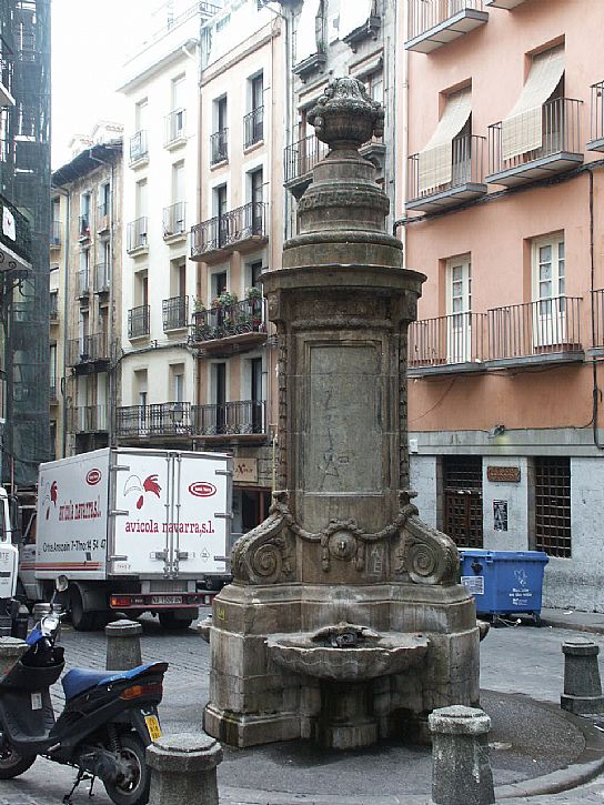 Nabarreria plazako iturria Nabarreria plazako iturria
